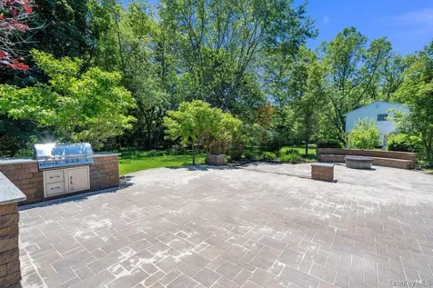 43 Bucknell Drive Plainview NY 11803