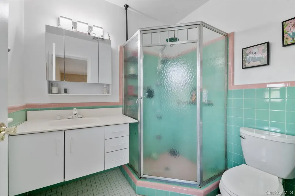 842 Fiske Street Woodmere NY 11598