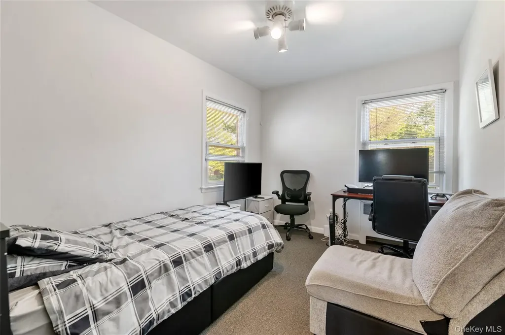 842 Fiske Street Woodmere NY 11598