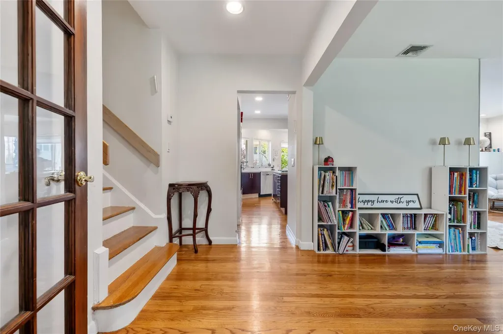 842 Fiske Street Woodmere NY 11598