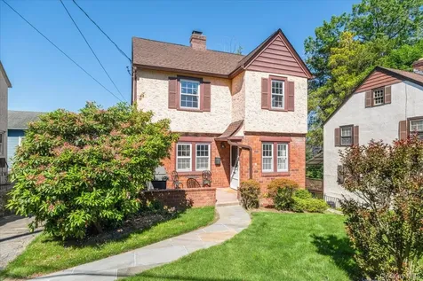 8 Interlaken Avenue New Rochelle NY 10801
