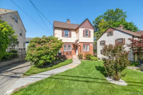 8 Interlaken Avenue New Rochelle NY 10801