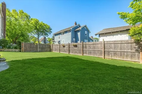 8 Interlaken Avenue New Rochelle NY 10801