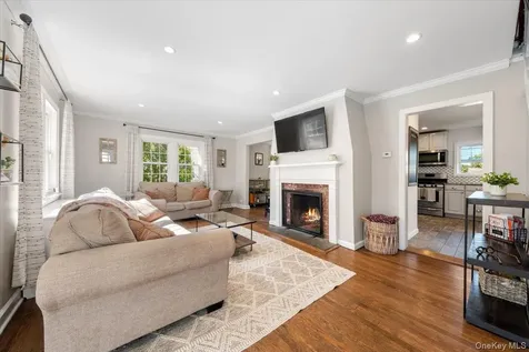 8 Interlaken Avenue New Rochelle NY 10801