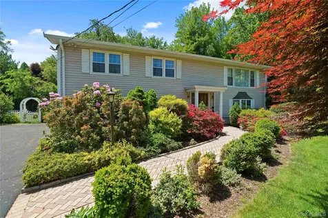 2 Rochambeau Drive Hartsdale NY 10530