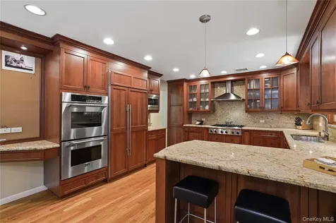 2 Rochambeau Drive Hartsdale NY 10530