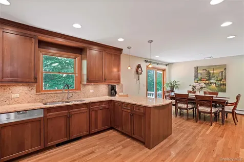2 Rochambeau Drive Hartsdale NY 10530