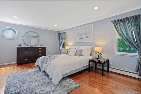2 Rochambeau Drive Hartsdale NY 10530