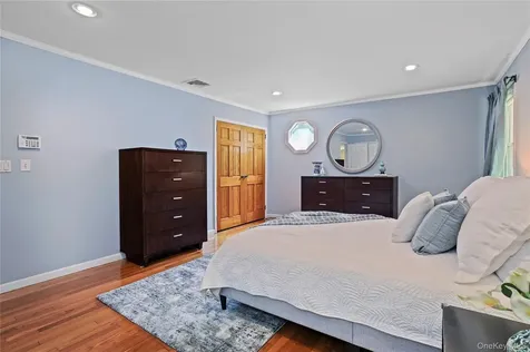 2 Rochambeau Drive Hartsdale NY 10530