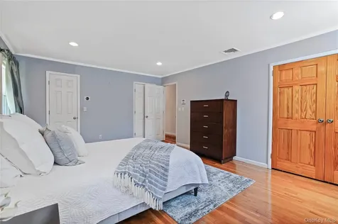 2 Rochambeau Drive Hartsdale NY 10530