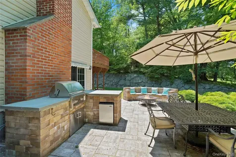 2 Rochambeau Drive Hartsdale NY 10530