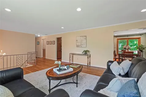 2 Rochambeau Drive Hartsdale NY 10530