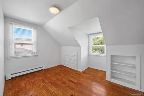 103 Nassau Drive Albertson NY 11507