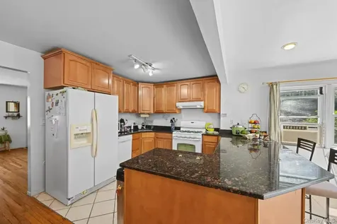 103 Nassau Drive Albertson NY 11507