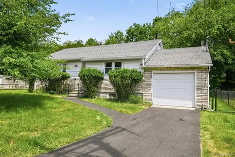 21 Hillside Avenue Woodbourne NY 12788