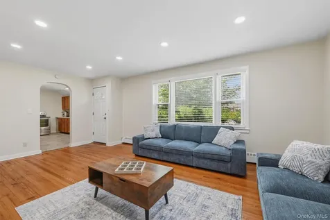 21 Hillside Avenue Woodbourne NY 12788
