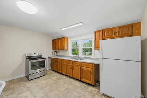 21 Hillside Avenue Woodbourne NY 12788