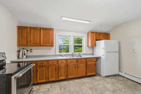 21 Hillside Avenue Woodbourne NY 12788