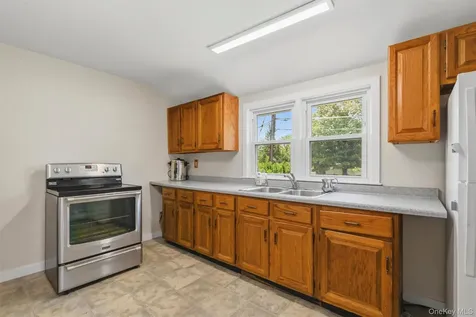 21 Hillside Avenue Woodbourne NY 12788