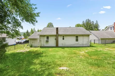 21 Hillside Avenue Woodbourne NY 12788
