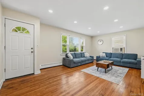 21 Hillside Avenue Woodbourne NY 12788