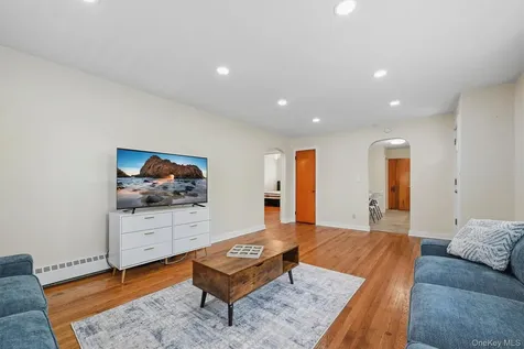 21 Hillside Avenue Woodbourne NY 12788
