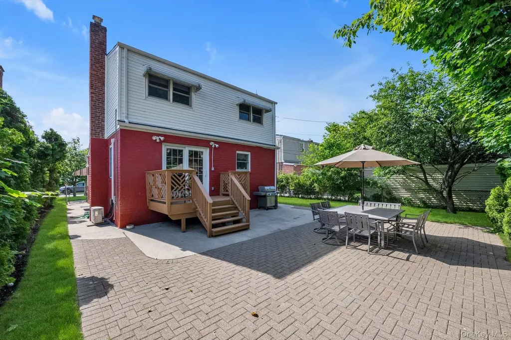 284 Whitehall Road Garden City NY 11530