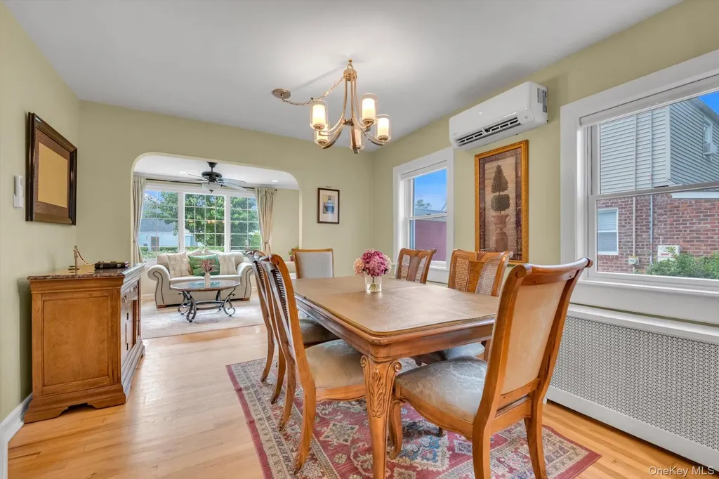 284 Whitehall Road Garden City NY 11530