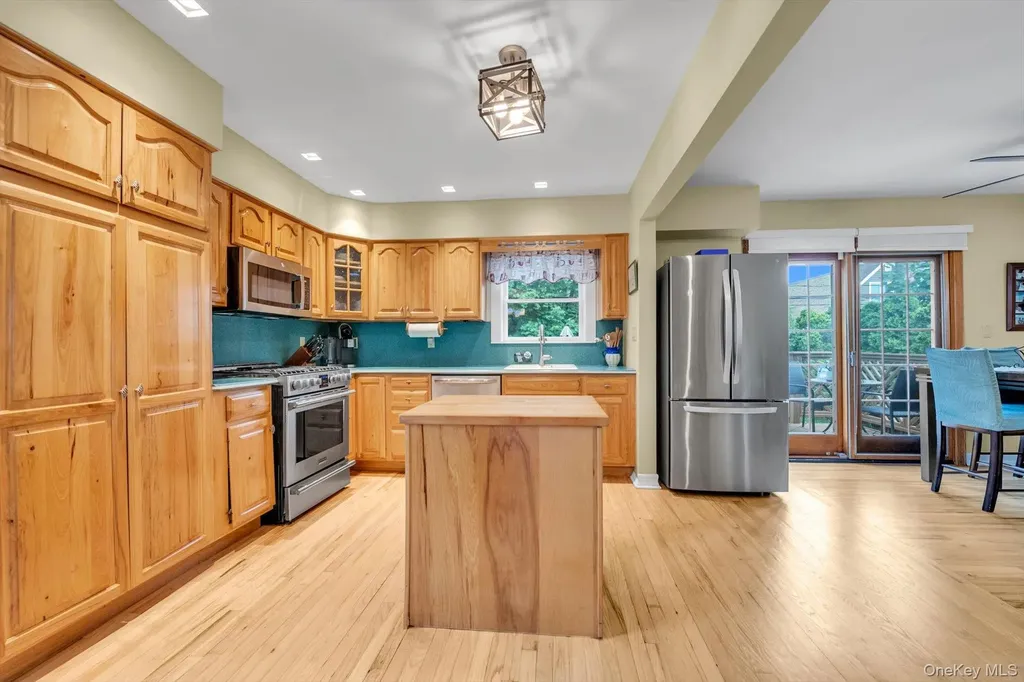 284 Whitehall Road Garden City NY 11530