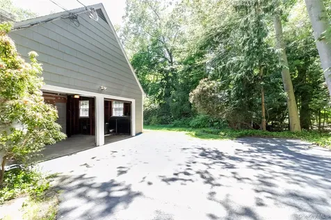 14 Appleby Drive Bedford NY 10506