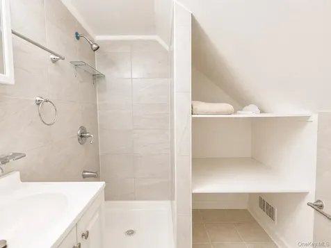 43 Mcalester Avenue Hicksville NY 11801