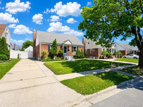 43 Mcalester Avenue Hicksville NY 11801