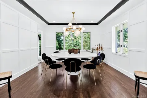16 Cherrywood Lane Port Washington NY 11050
