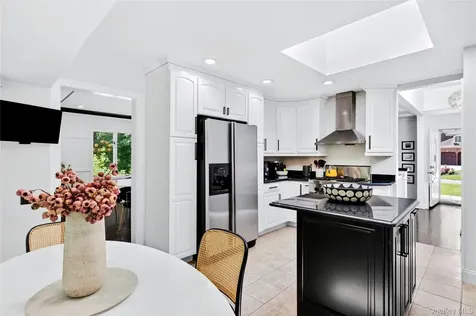 16 Cherrywood Lane Port Washington NY 11050