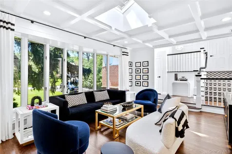 16 Cherrywood Lane Port Washington NY 11050