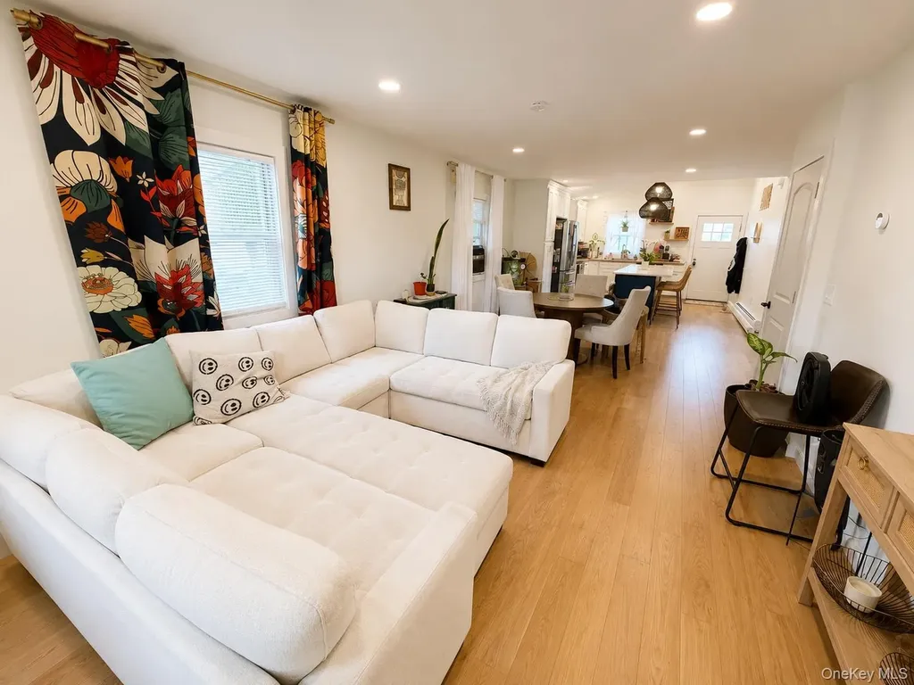 Massapequa NY 11758