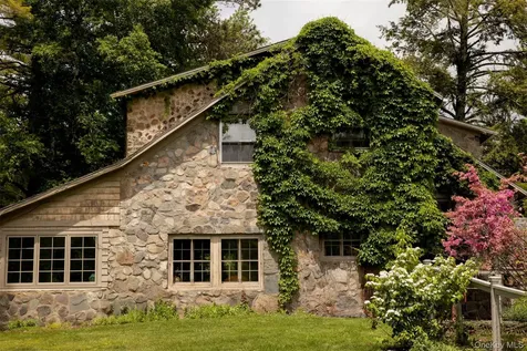 21-23 Library Lane Woodstock NY 12498