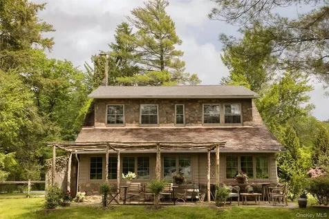 21-23 Library Lane Woodstock NY 12498