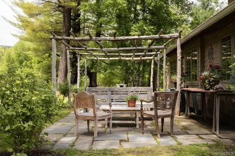 21-23 Library Lane Woodstock NY 12498