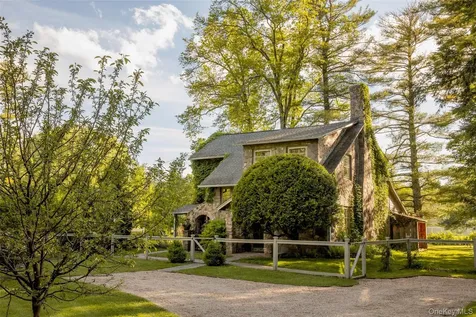 21-23 Library Lane Woodstock NY 12498