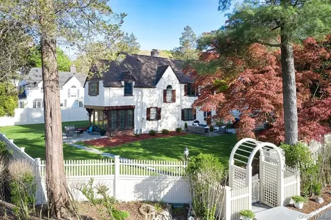 4 Glenwolde Park Tarrytown NY 10591