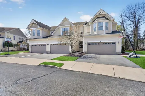 9 Cornwall Lane Middletown NY 10940