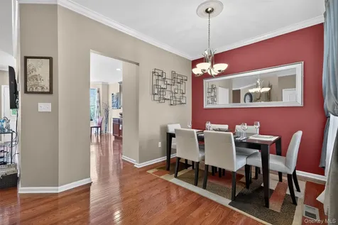 9 Cornwall Lane Middletown NY 10940