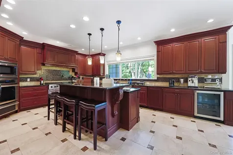 78 Swan Court East Hills NY 11576