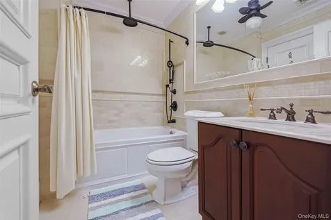 78 Swan Court East Hills NY 11576