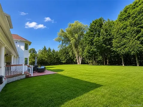 78 Swan Court East Hills NY 11576