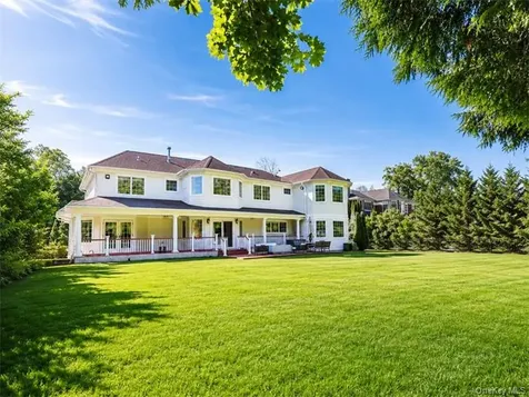 78 Swan Court East Hills NY 11576