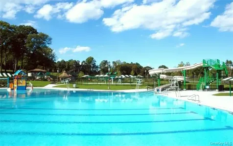 78 Swan Court East Hills NY 11576