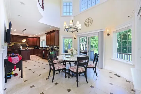 78 Swan Court East Hills NY 11576