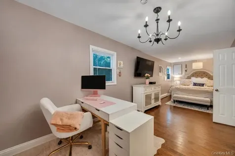 4 Pine Street Holtsville NY 11742